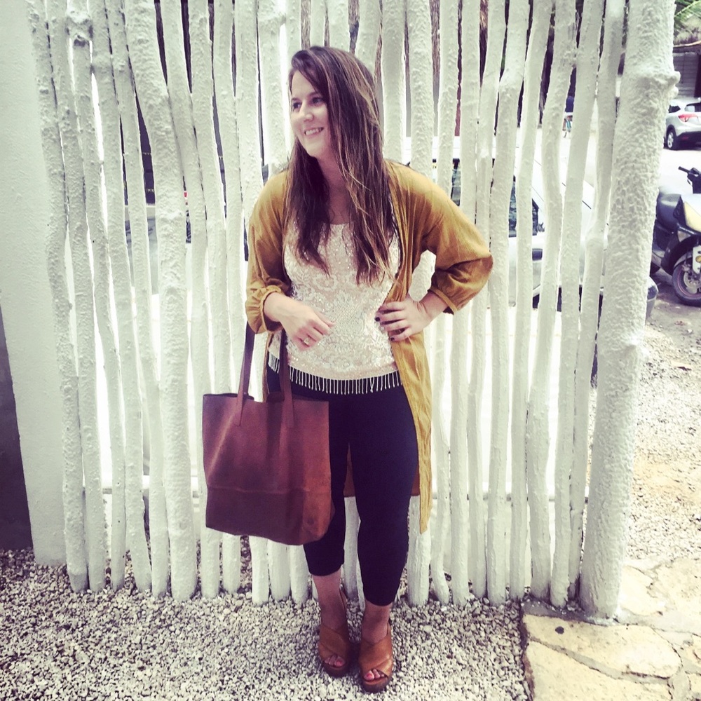 Meet your Posher, Claudia